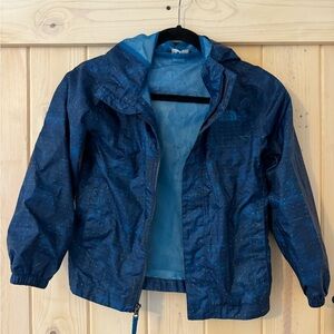 Boys 7/8 north face hooded rain jacket